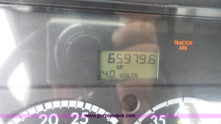 image for item K5150 2001 Freightliner FL70 bucket truck