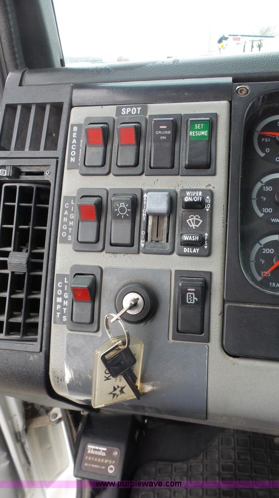 image for item K5150 2001 Freightliner FL70 bucket truck