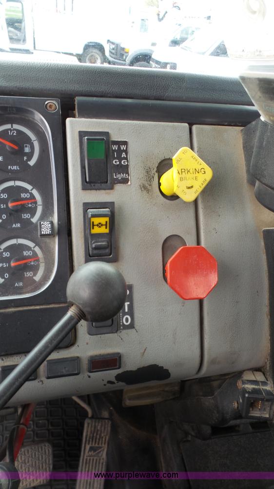 image for item K5150 2001 Freightliner FL70 bucket truck