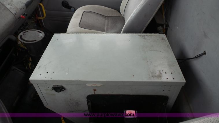 image for item K5150 2001 Freightliner FL70 bucket truck