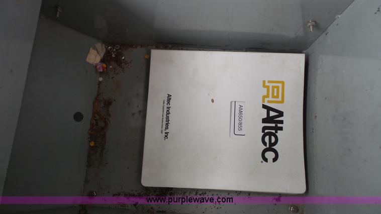 image for item K5150 2001 Freightliner FL70 bucket truck