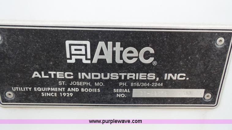 image for item K5150 2001 Freightliner FL70 bucket truck