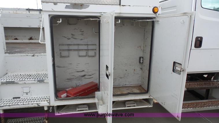 image for item K5150 2001 Freightliner FL70 bucket truck