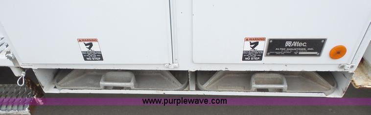 image for item K5150 2001 Freightliner FL70 bucket truck