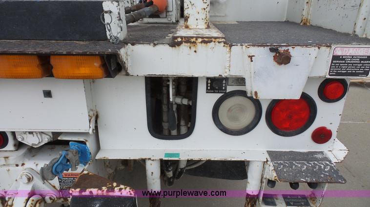 image for item K5150 2001 Freightliner FL70 bucket truck