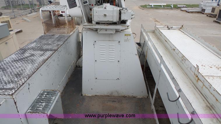 image for item K5150 2001 Freightliner FL70 bucket truck