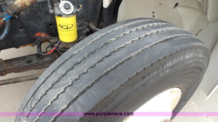 image for item K5150 2001 Freightliner FL70 bucket truck