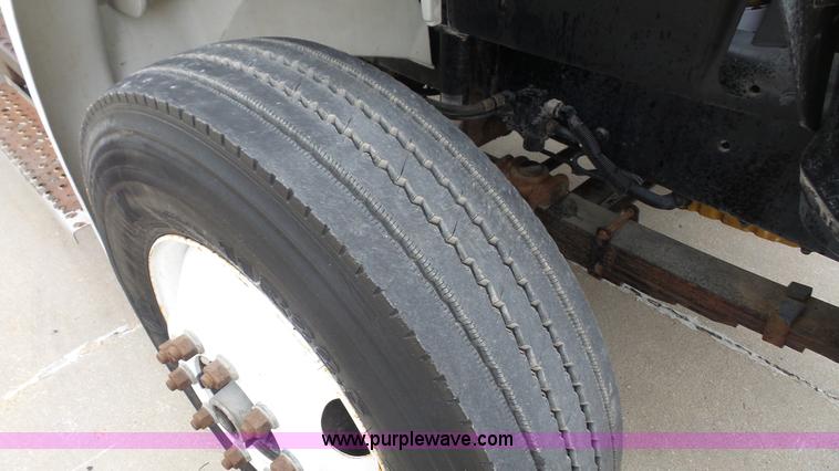 image for item K5150 2001 Freightliner FL70 bucket truck