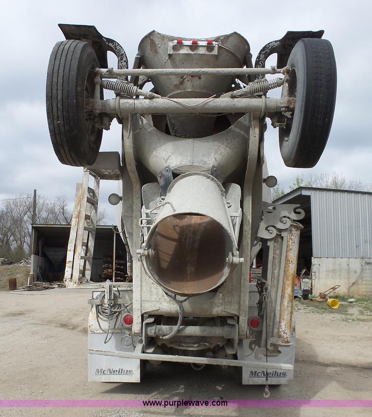 image for item K5182 1996 International 5070 mixer truck