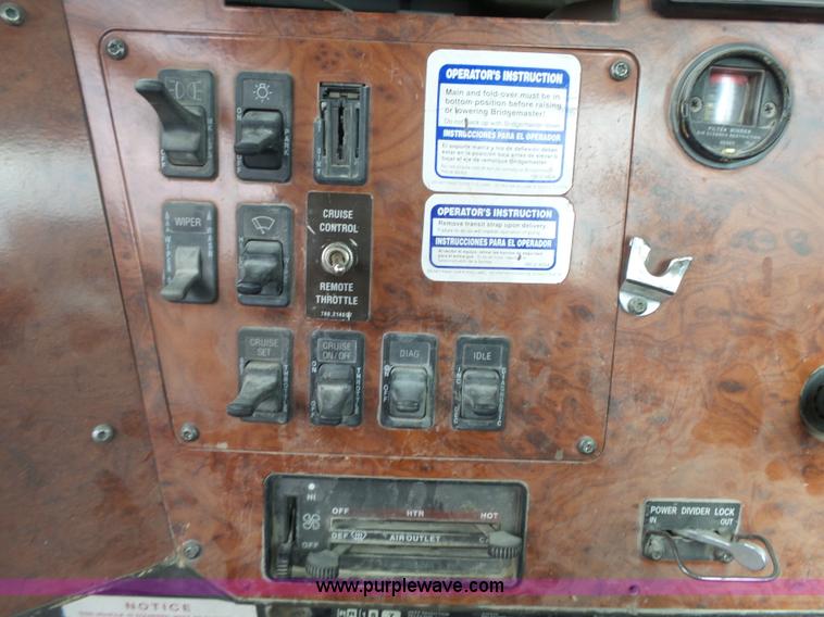 image for item K5182 1996 International 5070 mixer truck