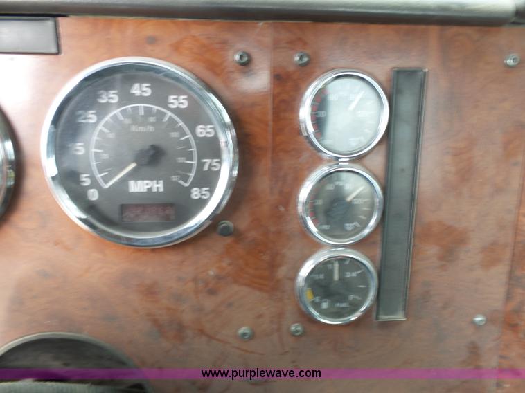 image for item K5182 1996 International 5070 mixer truck