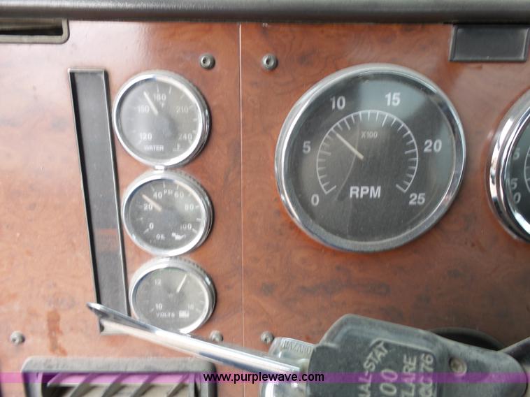 image for item K5182 1996 International 5070 mixer truck