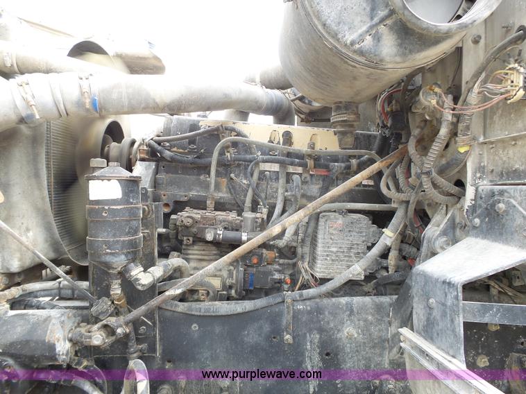 image for item K5182 1996 International 5070 mixer truck
