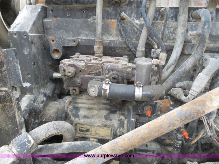 image for item K5182 1996 International 5070 mixer truck