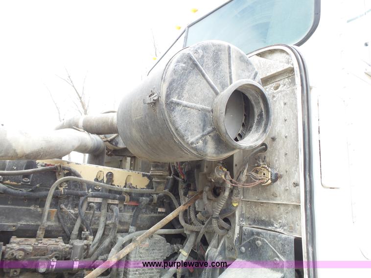 image for item K5182 1996 International 5070 mixer truck