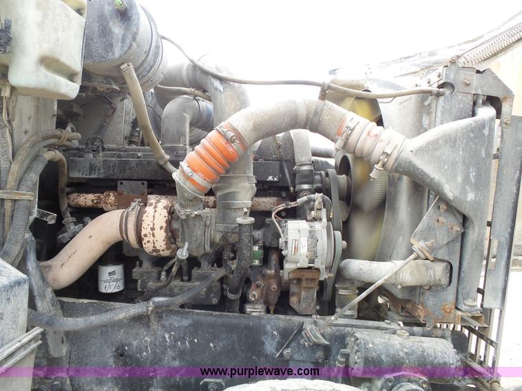 image for item K5182 1996 International 5070 mixer truck