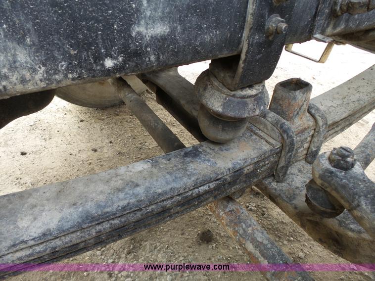 image for item K5182 1996 International 5070 mixer truck