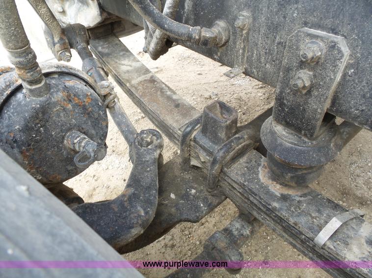 image for item K5182 1996 International 5070 mixer truck