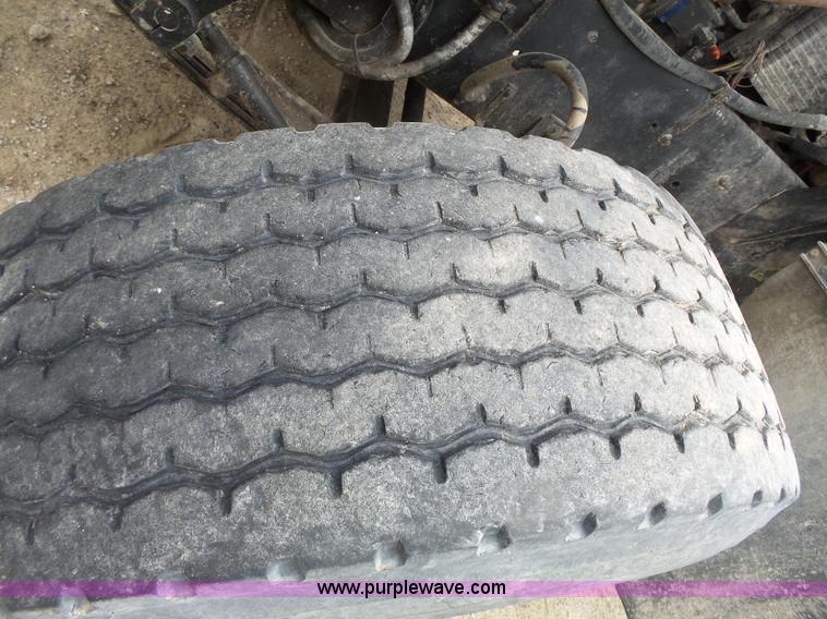 image for item K5182 1996 International 5070 mixer truck