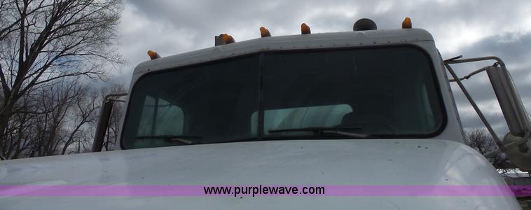 image for item K5182 1996 International 5070 mixer truck