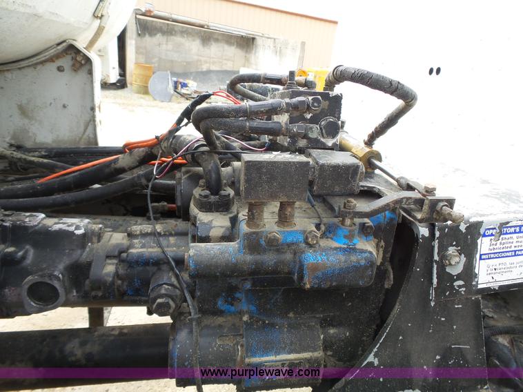 image for item K5182 1996 International 5070 mixer truck