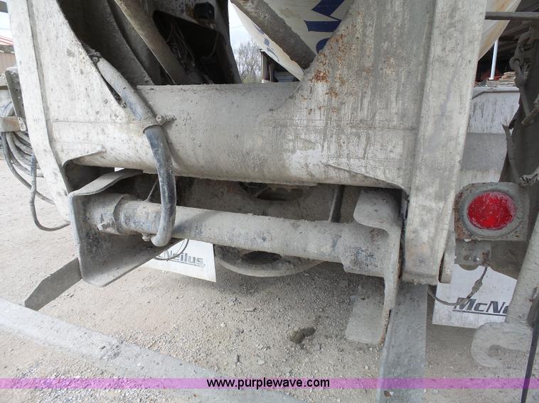 image for item K5182 1996 International 5070 mixer truck
