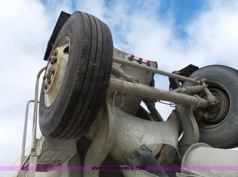 image for item K5182 1996 International 5070 mixer truck