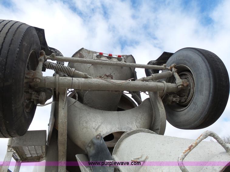 image for item K5182 1996 International 5070 mixer truck