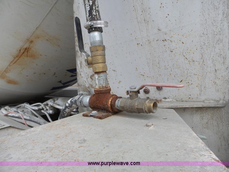 image for item K5182 1996 International 5070 mixer truck