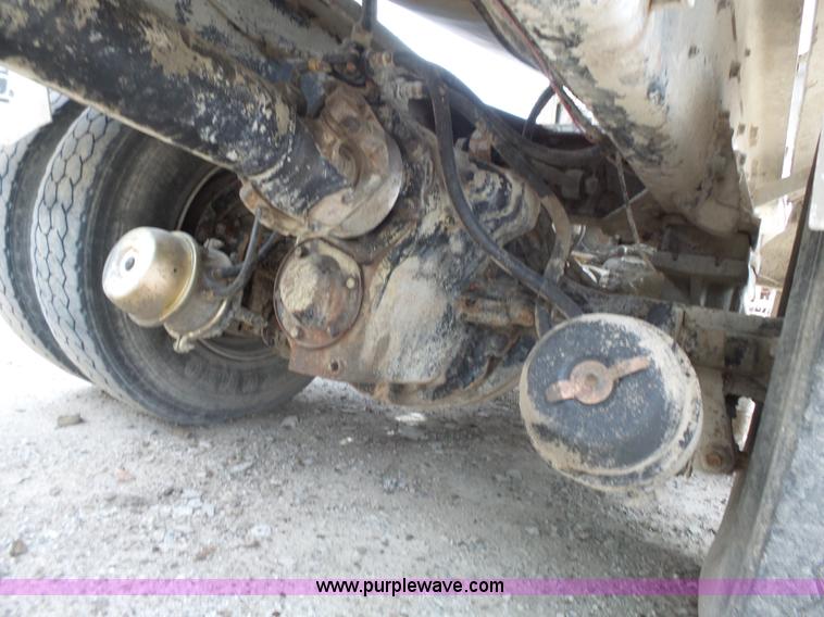 image for item K5182 1996 International 5070 mixer truck