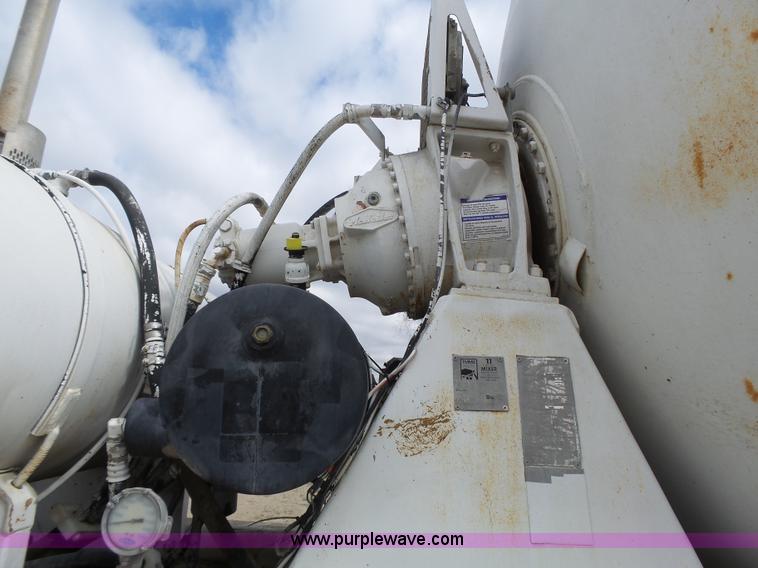 image for item K5182 1996 International 5070 mixer truck