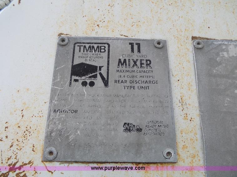 image for item K5182 1996 International 5070 mixer truck
