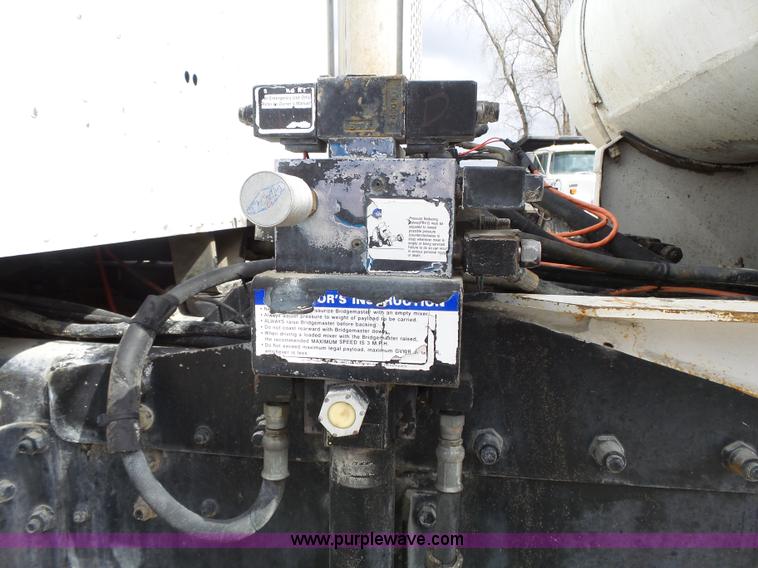 image for item K5182 1996 International 5070 mixer truck