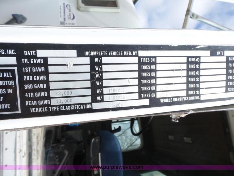 image for item K5182 1996 International 5070 mixer truck