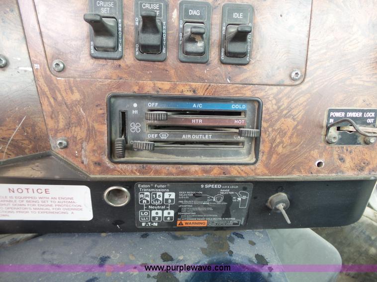 image for item K5183 1997 International 5070 mixer truck