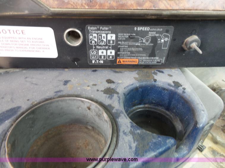 image for item K5183 1997 International 5070 mixer truck