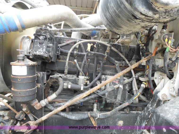 image for item K5183 1997 International 5070 mixer truck