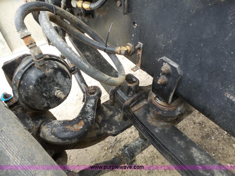 image for item K5183 1997 International 5070 mixer truck