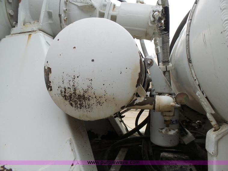 image for item K5183 1997 International 5070 mixer truck