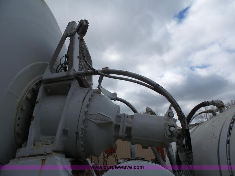 image for item K5183 1997 International 5070 mixer truck