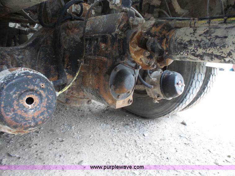 image for item K5183 1997 International 5070 mixer truck