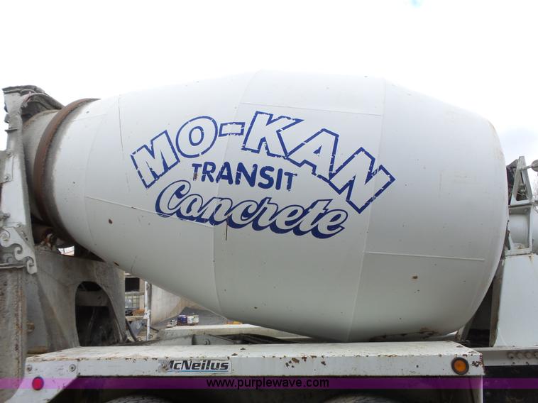 image for item K5183 1997 International 5070 mixer truck