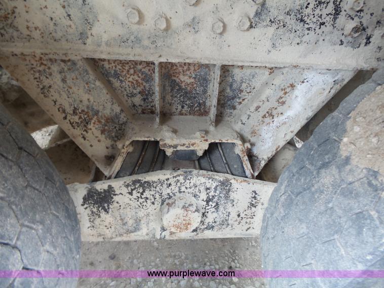 image for item K5183 1997 International 5070 mixer truck