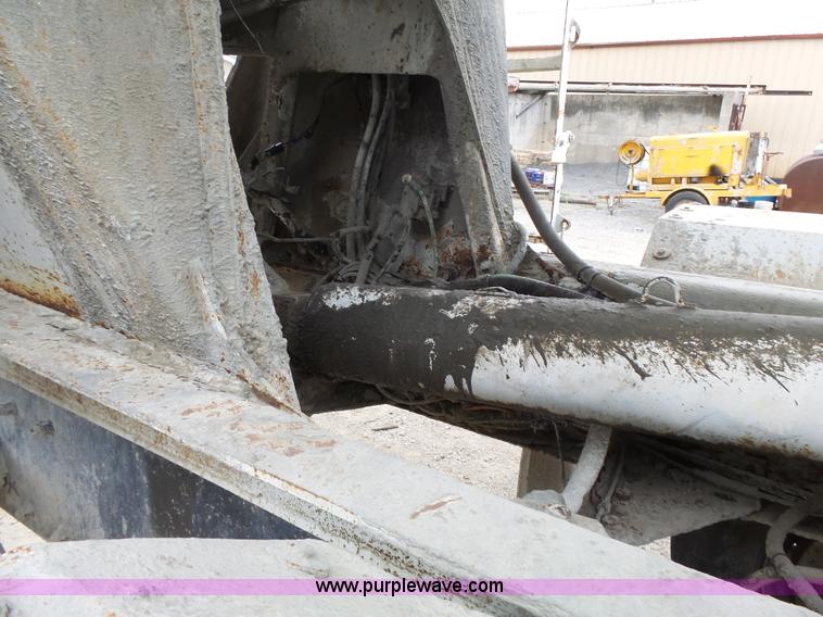 image for item K5183 1997 International 5070 mixer truck