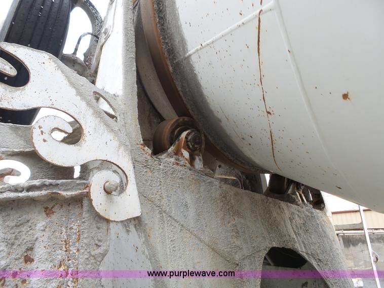 image for item K5183 1997 International 5070 mixer truck