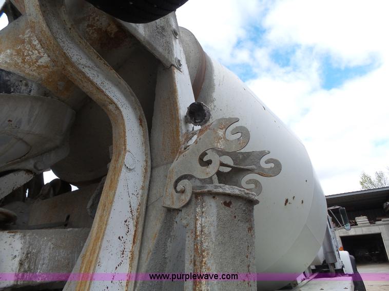 image for item K5183 1997 International 5070 mixer truck