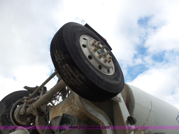 image for item K5183 1997 International 5070 mixer truck