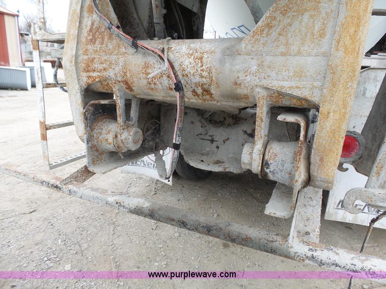 image for item K5183 1997 International 5070 mixer truck