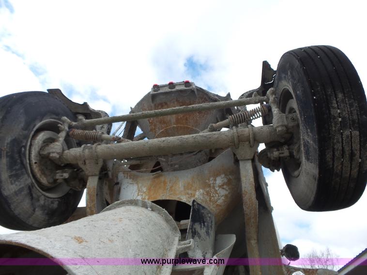 image for item K5183 1997 International 5070 mixer truck