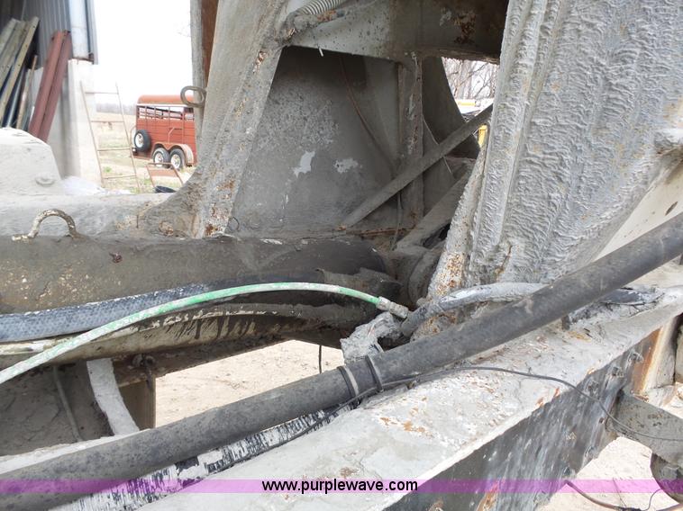 image for item K5183 1997 International 5070 mixer truck